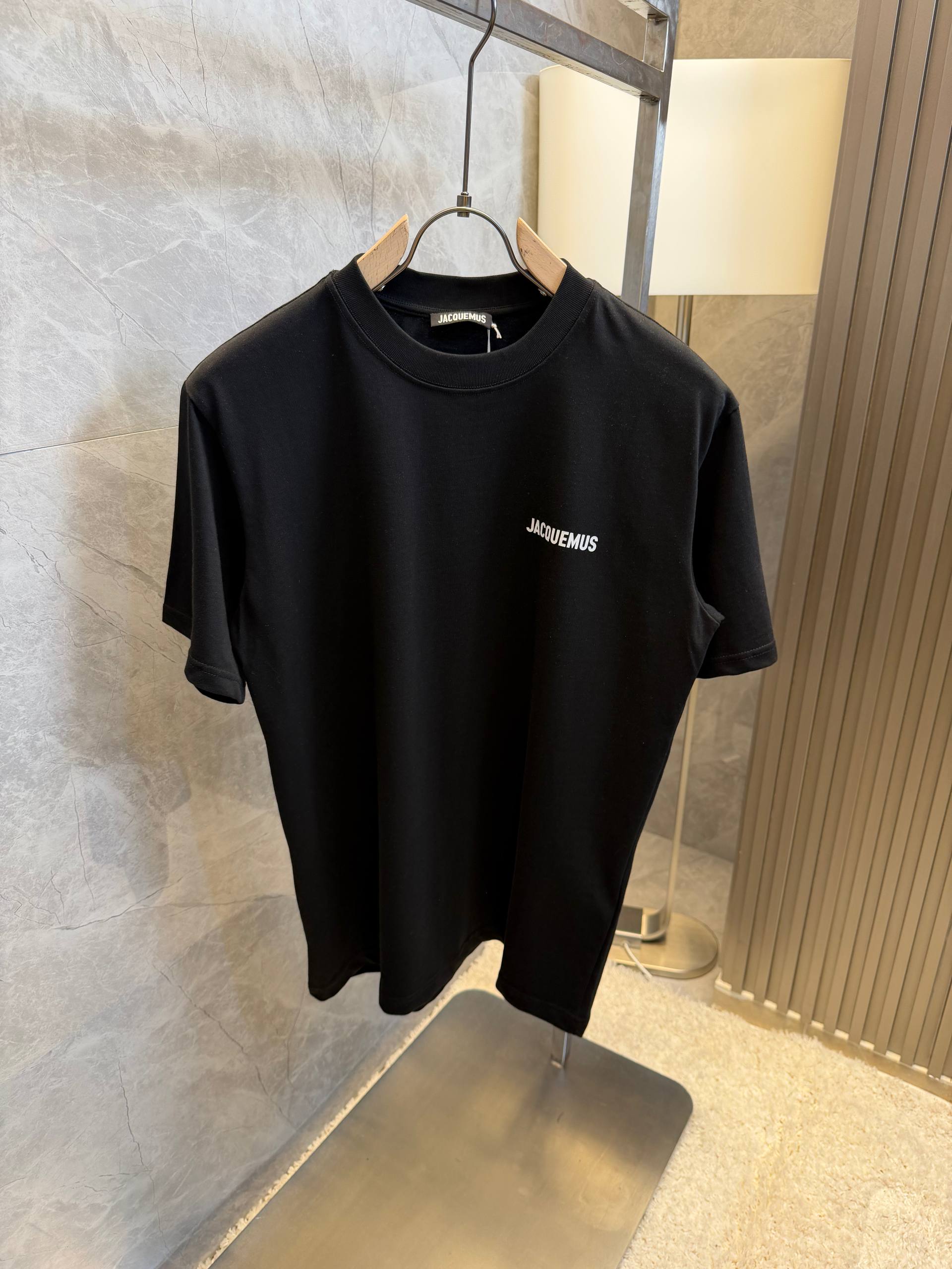 Basic Jacquemus Tshirt