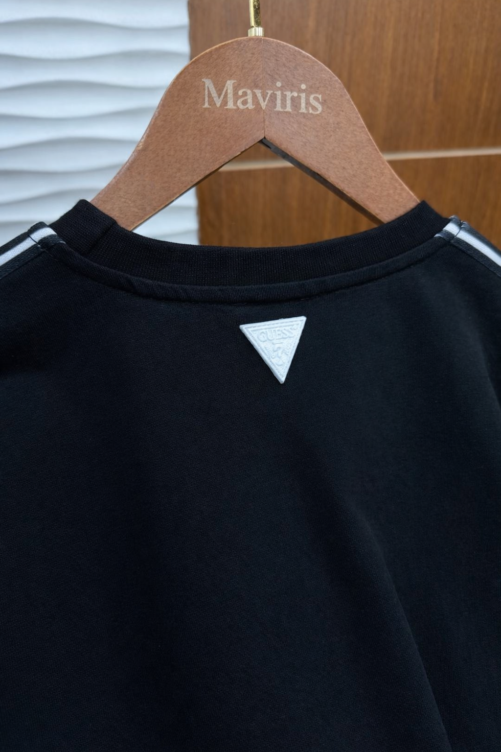 Guess Tshirt