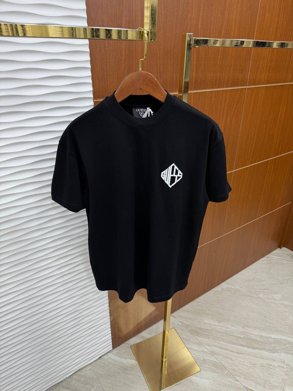 Guess Tshirt