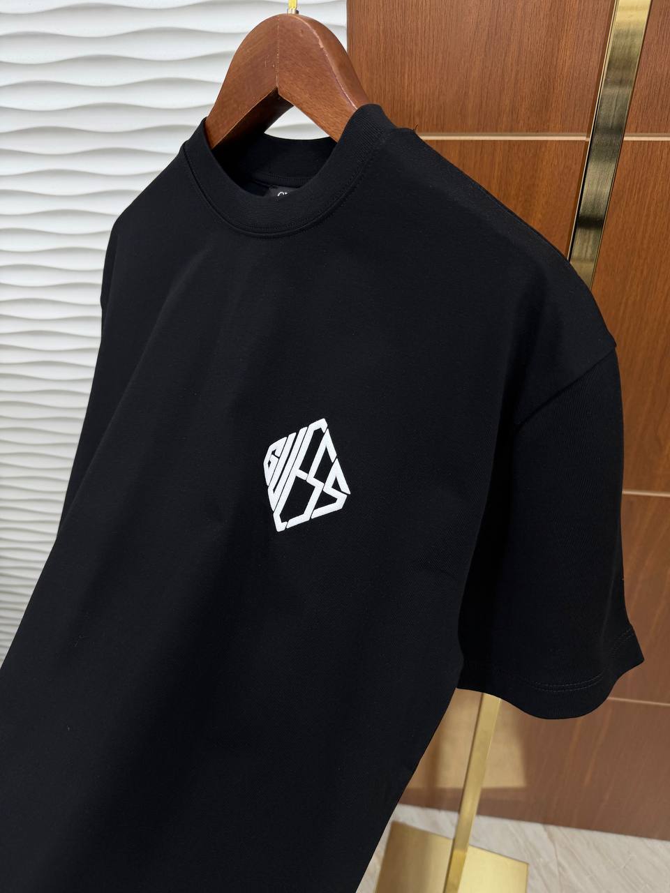 Guess Tshirt
