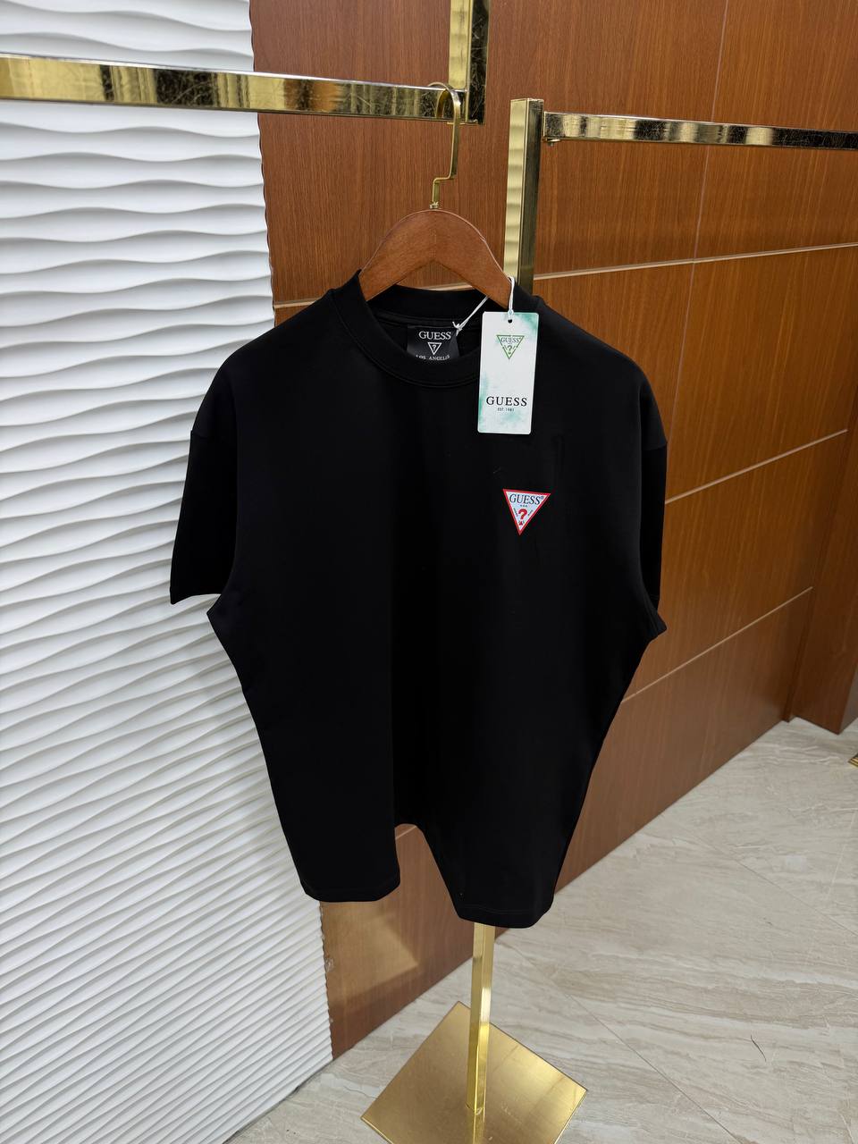 Guess Tshirt