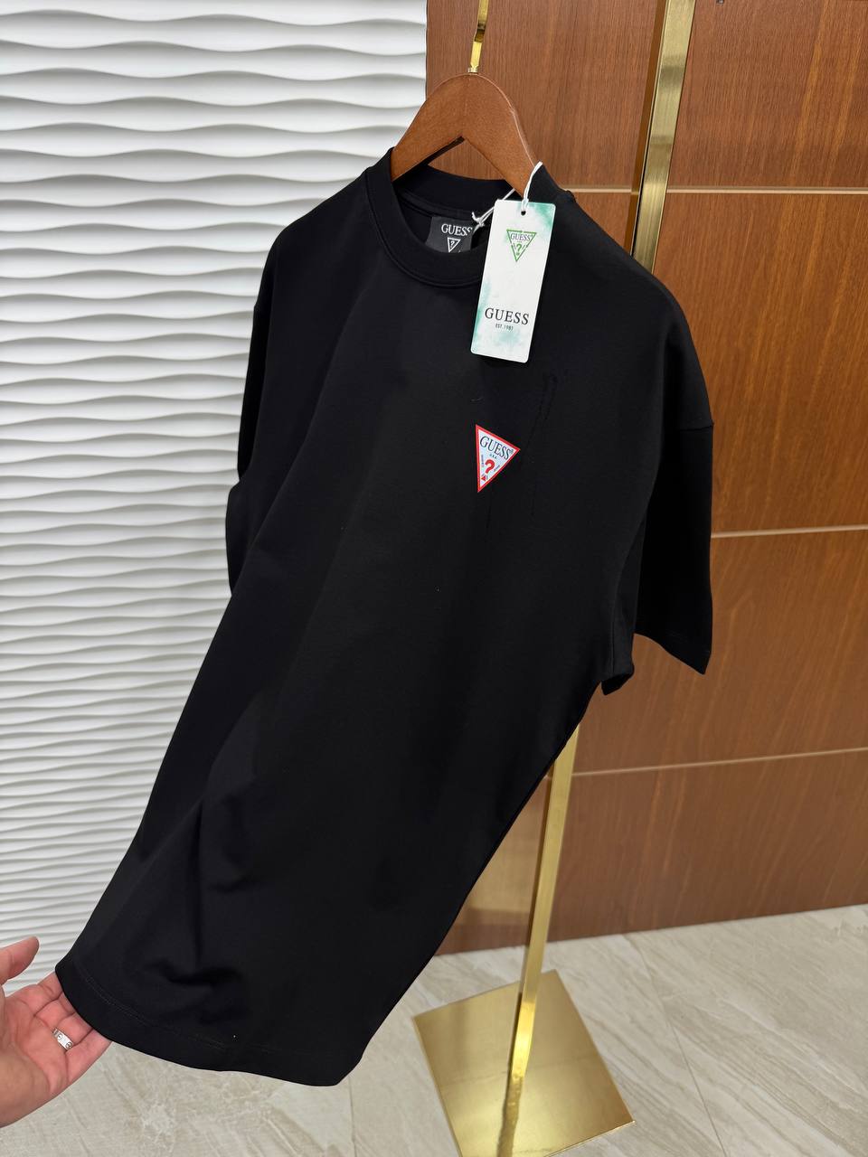 Guess Tshirt