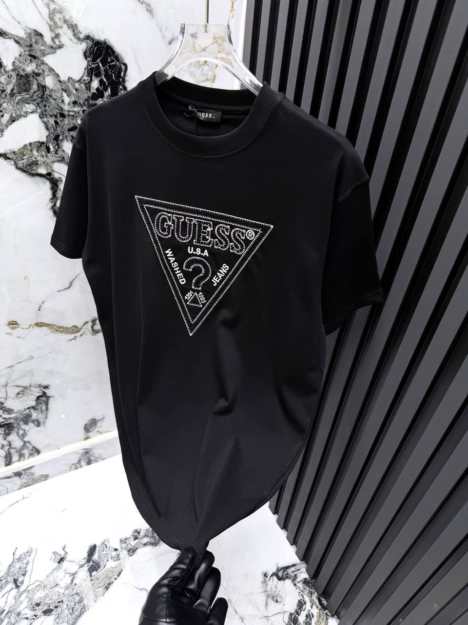 Guess Tshirt