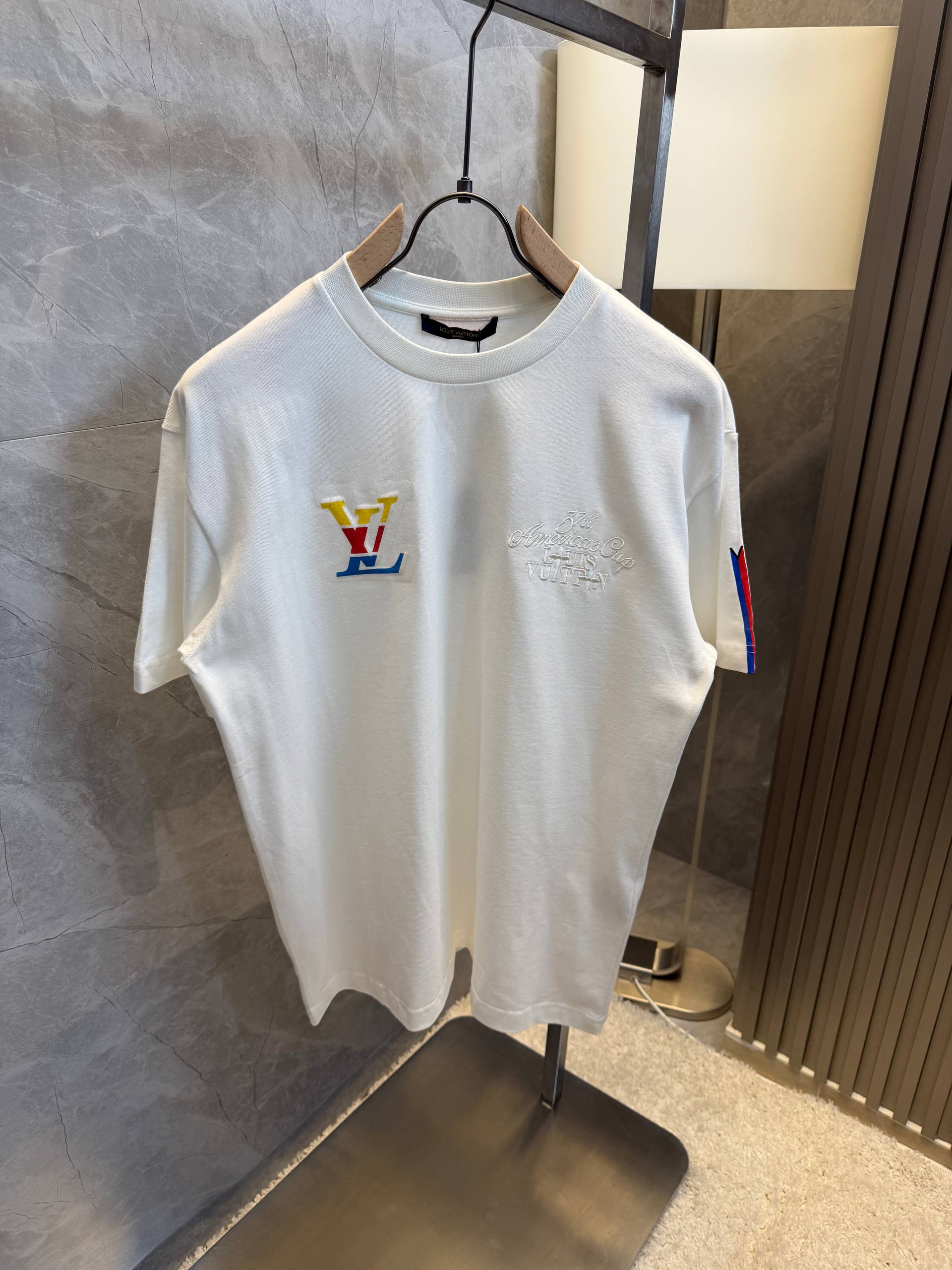 Lv Tshirt
