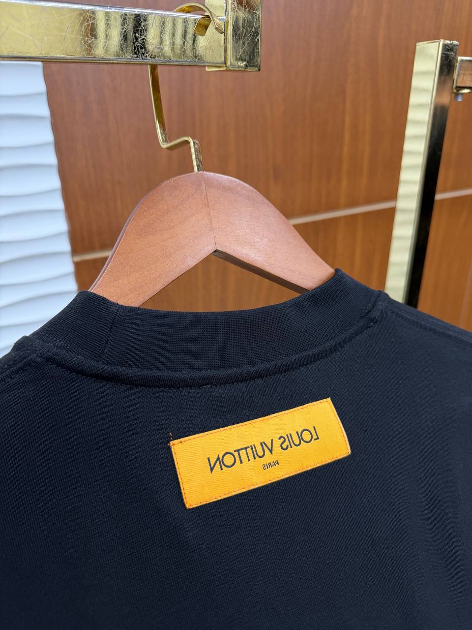 Lv Tshirt